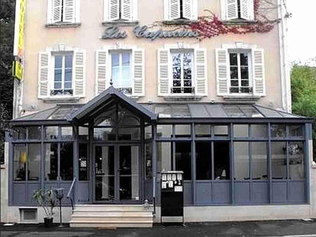 Logis Hotel Restaurant Les Capucins Avallon Exterior foto